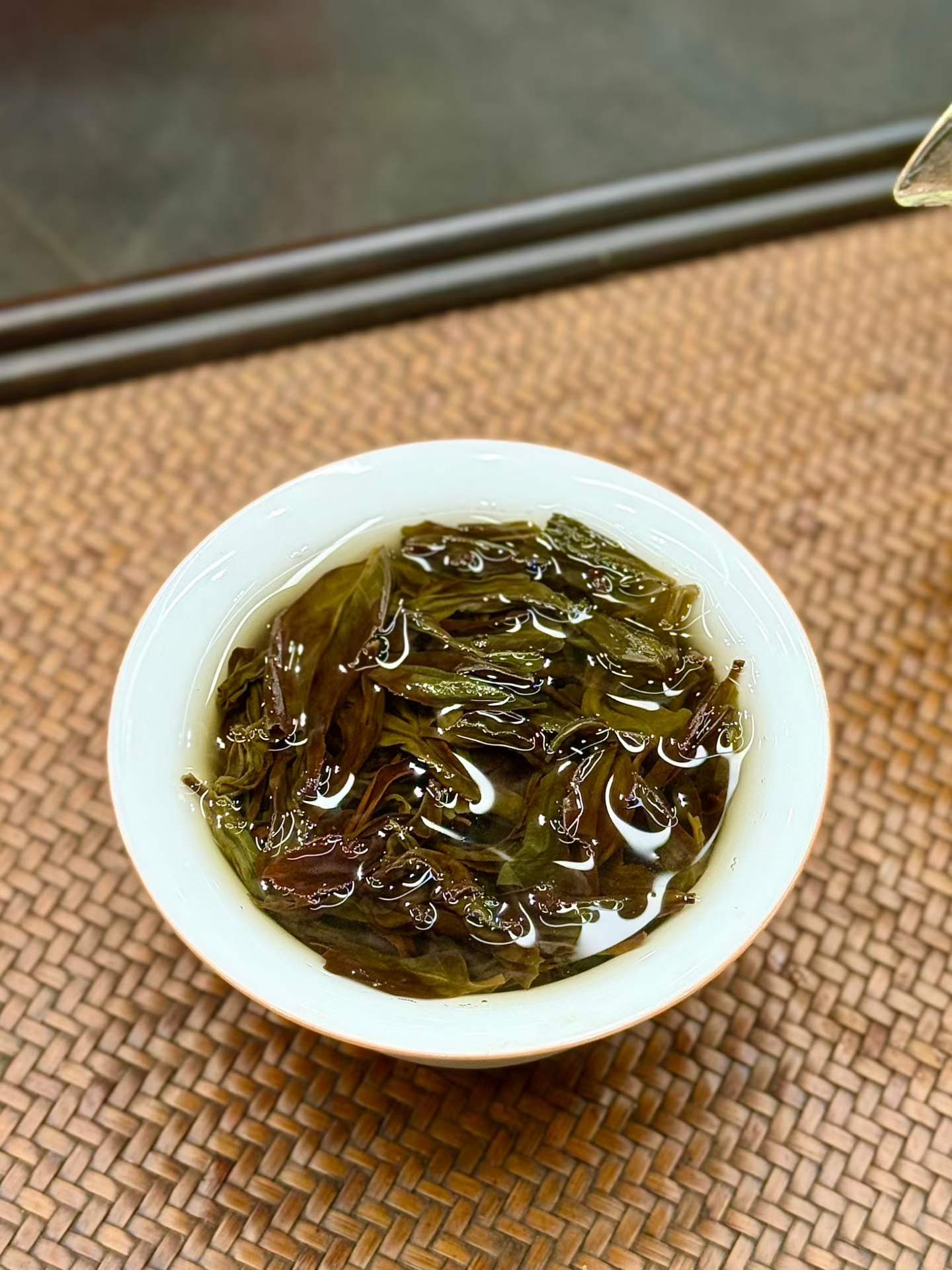 Duck Shit Aroma Phoenix Dan Cong, 2026 spring oolong. Orchid fragrance, mineral finish, immediate sweetness. Chaozhou origin. One of the most distinctive teas there is.