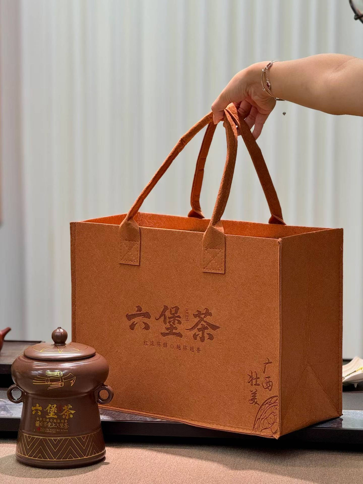Guangxi Liu Bao Dark Tea Gift Box | Aged Heritage Tea in Ceramic Jars, 500g