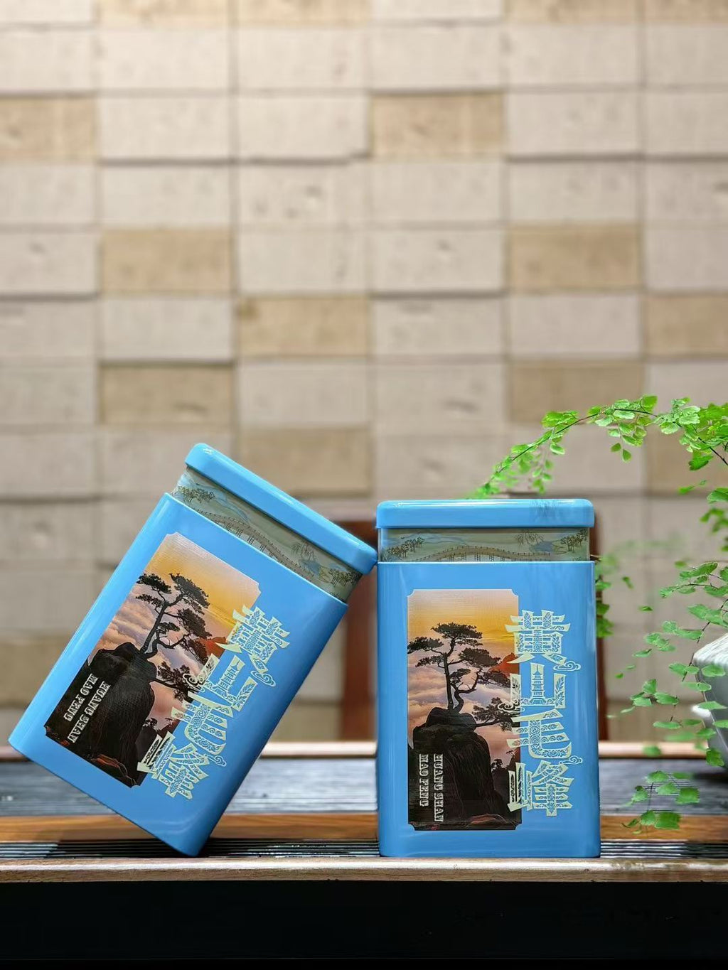 Huangshan Mao Feng 2026 pre-Qingming green tea, first harvest. Fresh, aromatic, naturally sweet. One of China's ten famous teas. Limited spring season.