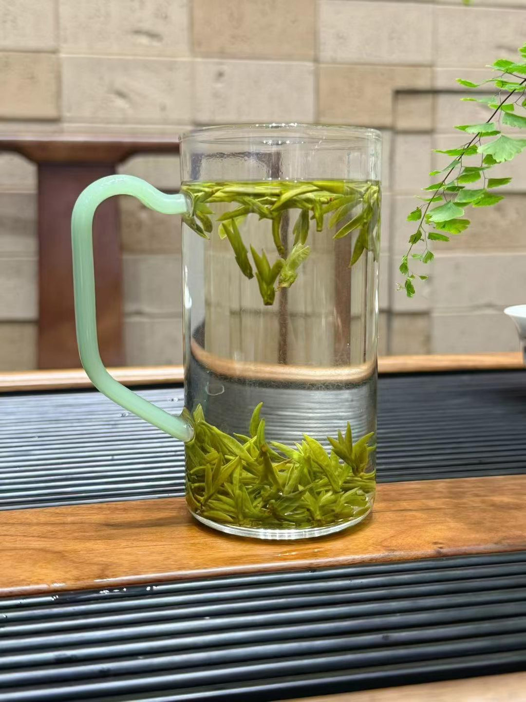 Huangshan Mao Feng 2026 pre-Qingming green tea, first harvest. Fresh, aromatic, naturally sweet. One of China's ten famous teas. Limited spring season.